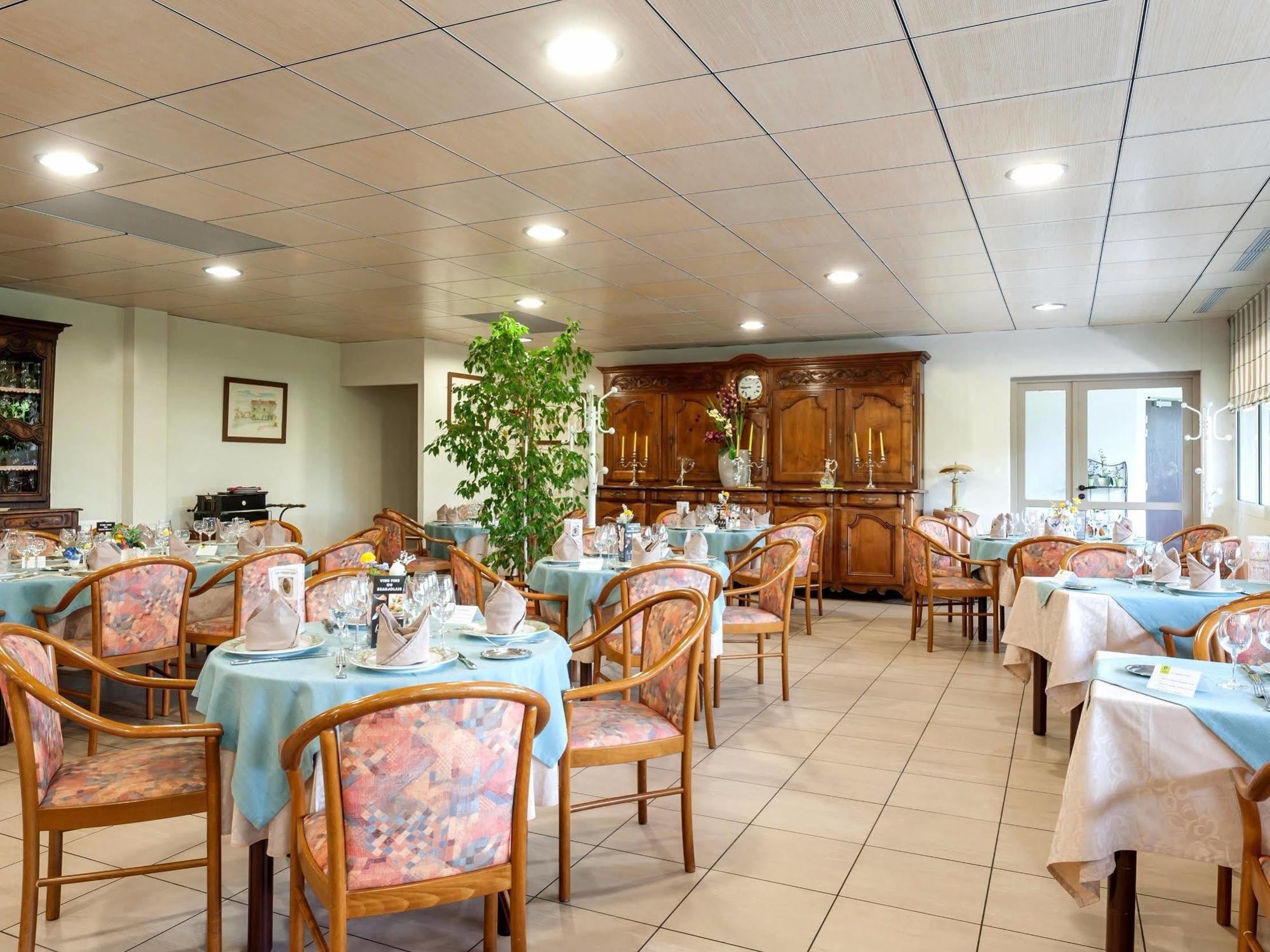 Hotel Le Chatard Sarcey Luaran gambar