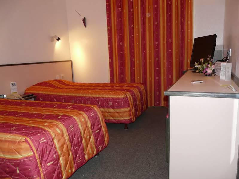 Hotel Le Chatard Sarcey Luaran gambar
